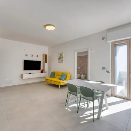 Vicino Ospedale Di - Palazzo Credaro Apartment