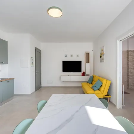 Vicino Ospedale Di - Palazzo Credaro Apartment
